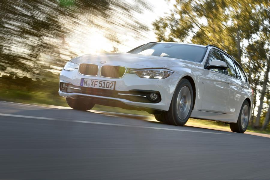  BMW 320d Touring EfficientDynamics Edition Sport Line 2015 года  (фото 2 из 28)